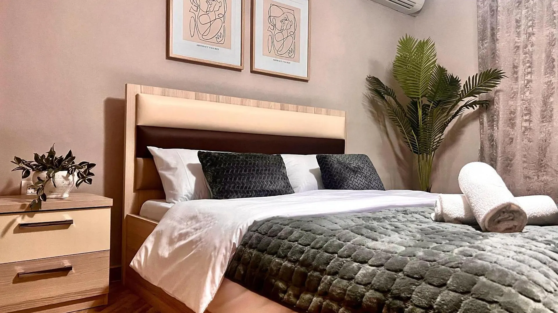New Modern Tirana Apartment Albánia